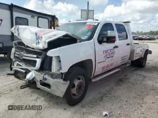 2011 Chevrolet Silverado 3500 z VIN 1GB4C0CG5BF130152, wystawiony jako Copart lot #67694674 z przebiegiem Nie podano mil oraz Szkoda całkowita • Salvage title. Historia ofert i sprzedaży dostępna na DreamBid. Obrazek 1.