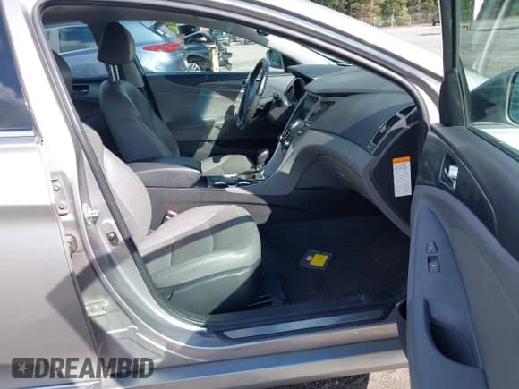 2012 Hyundai Sonata Hybrid с VIN KMHEC4A46CA062146, выставлен на аукционе IAAI как лот 43448525 с пробегом 184 686 миль миль и . История ставок и продаж доступна на DreamBid. Изображение 5.