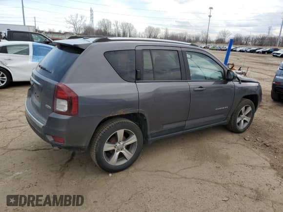 2017 Jeep Compass Latitude z VIN 1C4NJCEA2HD153005, wystawiony jako Copart lot #50681635 z przebiegiem 179 123 mil mil oraz Czysty tytuł • Clean title. Historia ofert i sprzedaży dostępna na DreamBid. Obrazek 3.