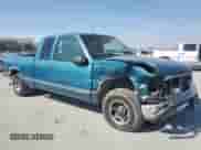 1997 GMC Sierra 1500 z VIN 1GTEC19R9VE510927, wystawiony jako Copart lot #50908545 z przebiegiem 213 770 mil mil oraz Czysty tytuł • Clean title. Historia ofert i sprzedaży dostępna na DreamBid. Obrazek 4.