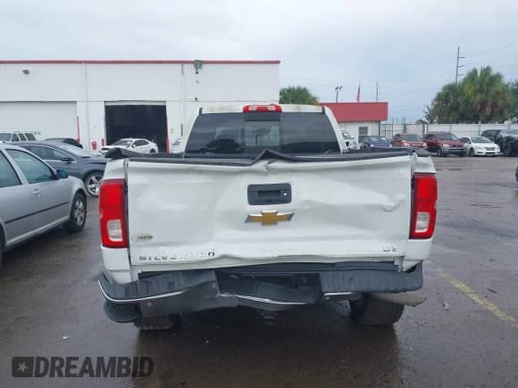 2017 Chevrolet Silverado 1500 LTZ с VIN 3GCUKSEJ7HG465570, выставлен на аукционе IAAI как лот 43061782 с пробегом 36 462 миль миль и . История ставок и продаж доступна на DreamBid. Изображение 16.