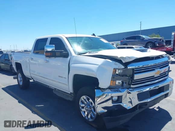2018 Chevrolet Silverado 2500HD LTZ с VIN 1GC1KWEY3JF276719, выставлен на аукционе IAAI как лот 42923749 с пробегом 183 716 миль миль и . История ставок и продаж доступна на DreamBid. Изображение 6.