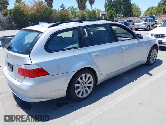 2010 BMW 5 Series 535i xDrive с VIN WBAPT7C55AC237585, выставлен на аукционе IAAI как лот 42334248 с пробегом 109 262 миль миль и . История ставок и продаж доступна на DreamBid. Изображение 4.