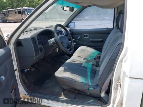 1995 Nissan Frontier z VIN 1N6SD11SXSC453947, wystawiony jako IAAI lot #43059982 z przebiegiem 264 401 mil mil oraz . Historia ofert i sprzedaży dostępna na DreamBid. Obrazek 5.