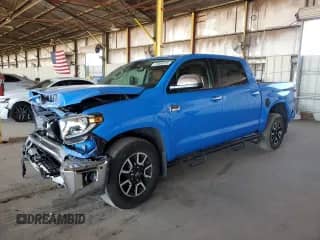2020 Toyota Tundra Platinum z VIN 5TFAY5F11LX918524, wystawiony jako Copart lot #72085075 z przebiegiem 34 451 mil mil oraz Nie do naprawy • Non repairable. Historia ofert i sprzedaży dostępna na DreamBid. Obrazek 1.