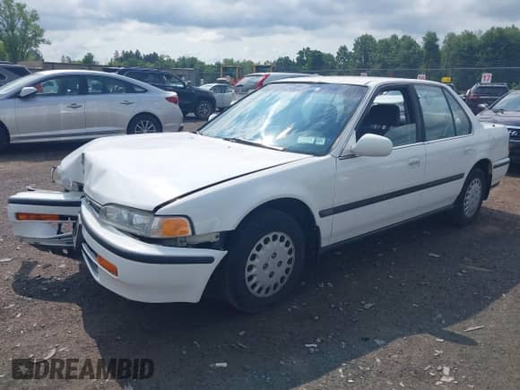 1992 Honda Accord with VIN 1HGCB765XNA045324, listed as a IAAI auction lot 42646903 with 160,096 mi miles and . Bid and sale history available at DreamBid. Image 2.