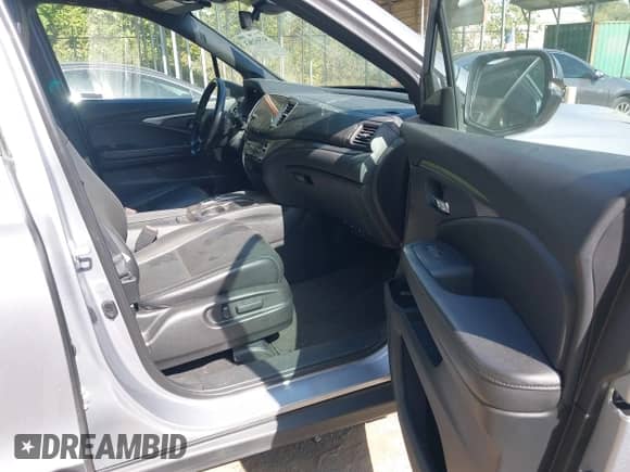 2021 Honda Passport EX-L с VIN 5FNYF8H5XMB015077, выставлен на аукционе IAAI как лот 43361563 с пробегом 31 425 миль миль и . История ставок и продаж доступна на DreamBid. Изображение 5.