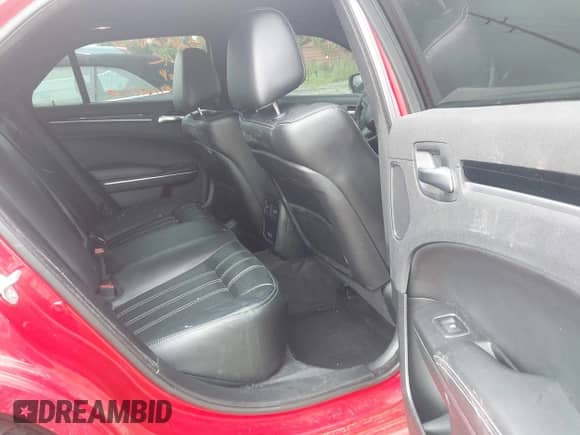 2017 Chrysler 300 S z VIN 2C3CCAGG3HH599825, wystawiony jako IAAI lot #42602096 z przebiegiem 69 329 mil mil oraz . Historia ofert i sprzedaży dostępna na DreamBid. Obrazek 8.