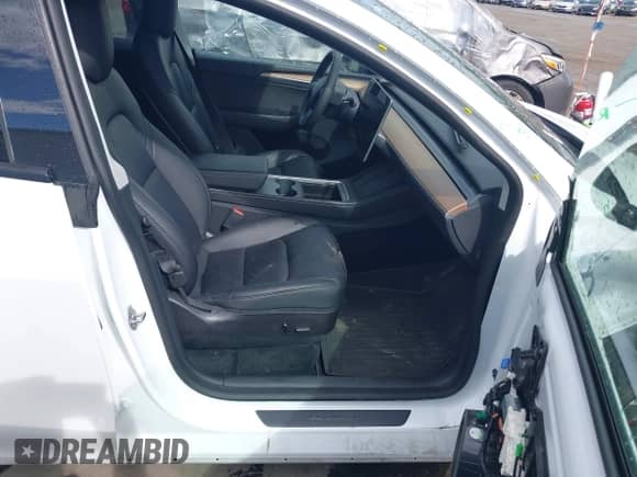 2022 Tesla Model Y Performance with VIN 7SAYGDEF7NF540878, listed as a IAAI auction lot 43102241 with 48,998 mi miles and . Bid and sale history available at DreamBid. Image 5.