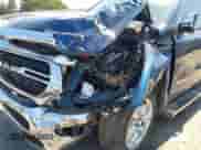 2020 Ram 1500 Lone Star z VIN 1C6RREFT8LN133969, wystawiony jako IAAI lot #43192733 z przebiegiem Nie podano mil oraz . Historia ofert i sprzedaży dostępna na DreamBid. Obrazek 6.