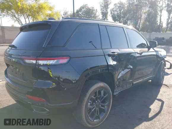 2024 Jeep Grand Cherokee z VIN 1C4RJYB6XR8612970, wystawiony jako IAAI lot #42324488 z przebiegiem 5 701 mil mil oraz . Historia ofert i sprzedaży dostępna na DreamBid. Obrazek 4.