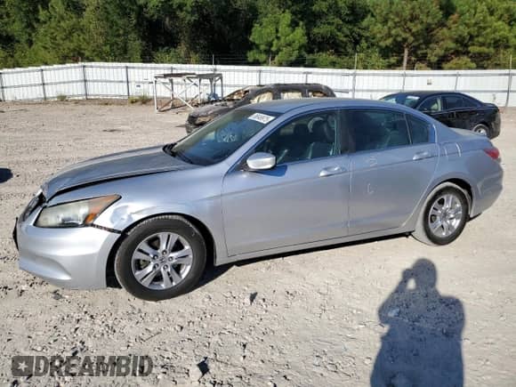 2011 Honda Accord SE with VIN 1HGCP2F65BA017973, listed as a Copart auction lot 86649975 with 165,378 mi miles and Salvage title. Bid and sale history available at DreamBid. Image 1.