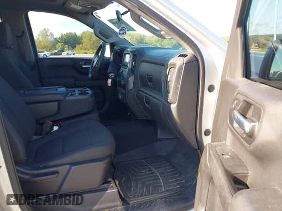 2020 Chevrolet Silverado 1500 Custom z VIN 3GCPWBEH7LG202518, wystawiony jako IAAI lot #43323804 z przebiegiem 144 041 mil mil oraz . Historia ofert i sprzedaży dostępna na DreamBid. Obrazek 5.