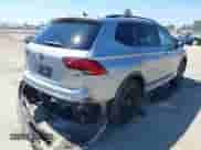 2022 Volkswagen Tiguan SE R-Line Black с VIN 3VV8B7AX5NM102739, выставлен на аукционе IAAI как лот 42941712 с пробегом 29 679 миль миль и . История ставок и продаж доступна на DreamBid. Изображение 4.