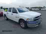 2017 Ram 1500 Express z VIN 3C6RR6KT7HG532853, wystawiony jako IAAI lot #42722037 z przebiegiem 160 758 mil mil oraz . Historia ofert i sprzedaży dostępna na DreamBid. Obrazek 1.