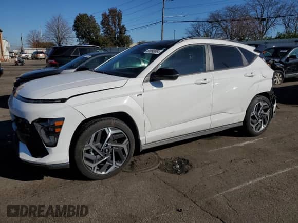 2024 Hyundai Kona N Line с VIN KM8HA3A3XRU038508, выставлен на аукционе Copart как лот 80099064 с пробегом 7 616 миль миль и Списание • Salvage title. История ставок и продаж доступна на DreamBid. Изображение 1.