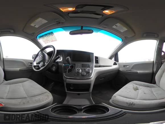 2015 Toyota Sienna LE z VIN 5TDKK3DC1FS585864, wystawiony jako IAAI lot #43453737 z przebiegiem 150 074 mil mil oraz . Historia ofert i sprzedaży dostępna na DreamBid. Obrazek 19.