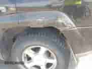 2002 Chevrolet TrailBlazer LS z VIN 1GNDT13S922128652, wystawiony jako IAAI lot #42212905 z przebiegiem 213 734 mil mil oraz . Historia ofert i sprzedaży dostępna na DreamBid. Obrazek 6.