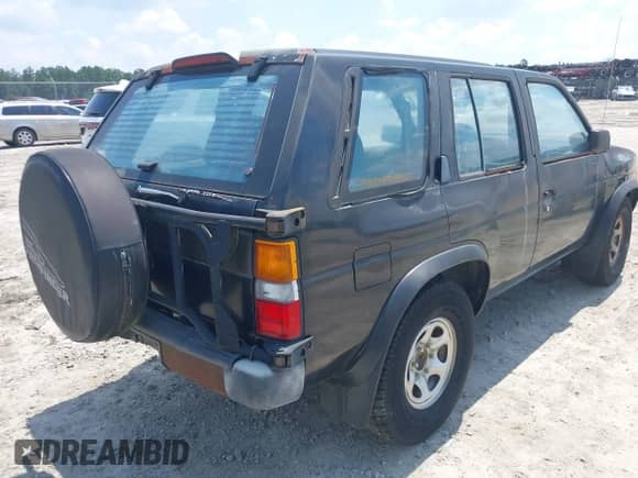 1995 Nissan Pathfinder LE with VIN JN8HD17S9SW056186, listed as a IAAI auction lot 43029568 with 175,559 mi miles and . Bid and sale history available at DreamBid. Image 4.