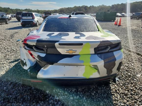 2017 Chevrolet Camaro 1LT с VIN 1G1FB1RX8H0143518, выставлен на аукционе Copart как лот 83861105 с пробегом 133 714 миль миль и Списание • Salvage title. История ставок и продаж доступна на DreamBid. Изображение 6.