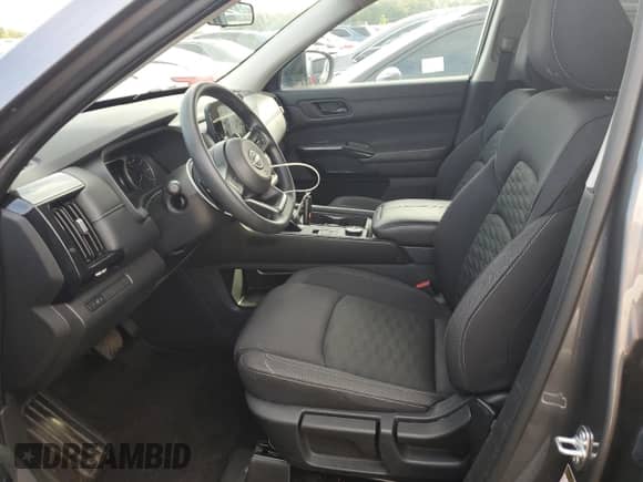 2024 Nissan Pathfinder S с VIN 5N1DR3AC3RC237705, выставлен на аукционе Copart как лот 80210975 с пробегом 33 244 миль миль и Чистый • Clean title. История ставок и продаж доступна на DreamBid. Изображение 7.