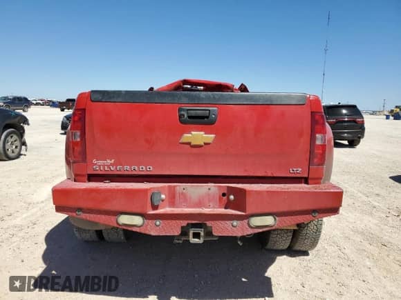 2012 Chevrolet Silverado 3500HD LTZ с VIN 1GC4K1C8XCF136091, выставлен на аукционе Copart как лот 49506844 с пробегом Не указан миль и На запчасти • Non repairable. История ставок и продаж доступна на DreamBid. Изображение 6.
