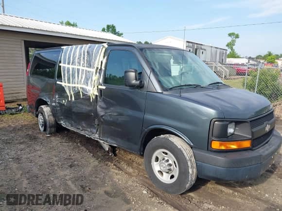 2014 Chevrolet Express Passenger LS with VIN 1GAWGPFG6E1173373, listed as a IAAI auction lot 42275513 with 26,642 mi miles and . Bid and sale history available at DreamBid. Image 1.