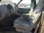 2000 Chevrolet Blazer LS z VIN 1GNCS13W7Y2376702, wystawiony jako Copart lot #52489605 z przebiegiem 137 692 mil mil oraz Szkoda całkowita • Salvage title. Historia ofert i sprzedaży dostępna na DreamBid. Obrazek 7.