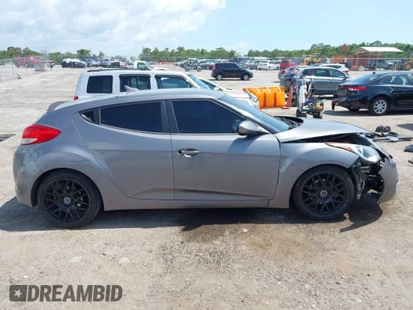 2014 Hyundai Veloster с VIN KMHTC6AD0EU204625, выставлен на аукционе IAAI как лот 42491272 с пробегом Не указан миль и . История ставок и продаж доступна на DreamBid. Изображение 12.