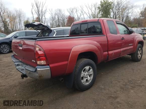 2006 Toyota Tacoma with VIN 5TEUX42N66Z303001, listed as a Copart auction lot 90533285 with 199,426 mi miles and Clean title. Bid and sale history available at DreamBid. Image 3.