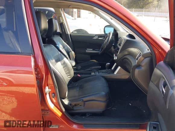 2011 Subaru Forester X Limited z VIN JF2SHBFC7BH739077, wystawiony jako IAAI lot #43201145 z przebiegiem 273 957 mil mil oraz . Historia ofert i sprzedaży dostępna na DreamBid. Obrazek 5.