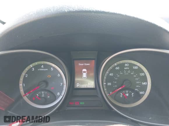 2014 Hyundai Santa Fe с VIN 5XYZU3LB5EG193418, выставлен на аукционе IAAI как лот 43197768 с пробегом 223 746 миль миль и . История ставок и продаж доступна на DreamBid. Изображение 7.