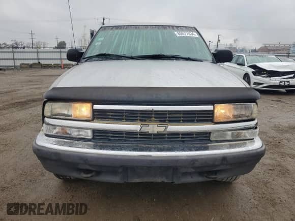 1998 Chevrolet Blazer LT z VIN 1GNDT13W8W2283752, wystawiony jako Copart lot #80677034 z przebiegiem 254 376 mil mil oraz Szkoda całkowita • Salvage title. Historia ofert i sprzedaży dostępna na DreamBid. Obrazek 5.