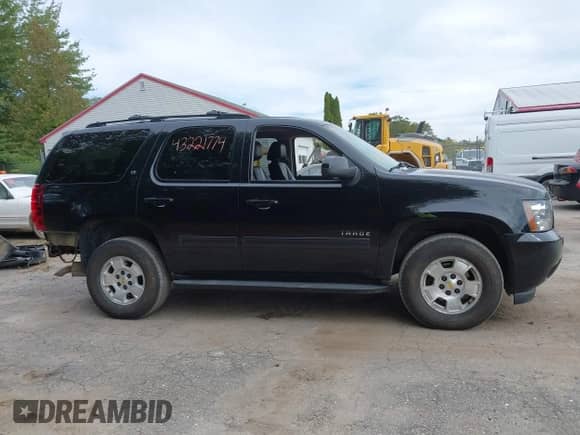 2013 Chevrolet Tahoe LT с VIN 1GNSKBE00DR240827, выставлен на аукционе IAAI как лот 43221774 с пробегом 108 512 миль миль и . История ставок и продаж доступна на DreamBid. Изображение 13.