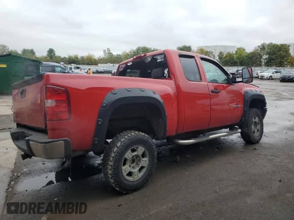 2007 GMC Sierra 1500 Work Truck with VIN 1GTEK19067Z505653, listed as a Copart auction lot 82131035 with 166,553 mi miles and Salvage title. Bid and sale history available at DreamBid. Image 3.