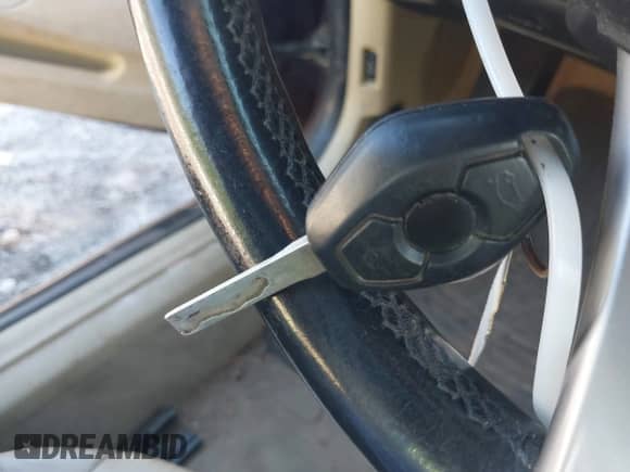 2005 BMW Z4 3.0i с VIN 4USBT53545LU09347, выставлен на аукционе IAAI как лот 42180215 с пробегом 142 032 миль миль и . История ставок и продаж доступна на DreamBid. Изображение 11.