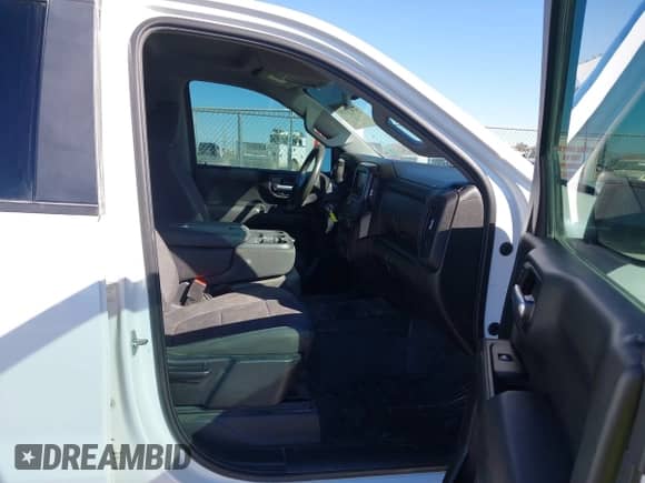 2021 Chevrolet Silverado 1500 Work Truck z VIN 1GCUYAEF8MZ367937, wystawiony jako IAAI lot #41631931 z przebiegiem 101 394 mil mil oraz . Historia ofert i sprzedaży dostępna na DreamBid. Obrazek 5.