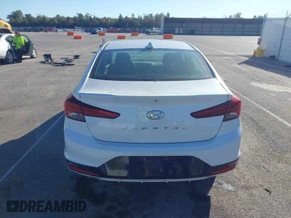 2020 Hyundai Elantra SEL z VIN 5NPD84LFXLH512650, wystawiony jako IAAI lot #43410928 z przebiegiem 81 785 mil mil oraz . Historia ofert i sprzedaży dostępna na DreamBid. Obrazek 16.