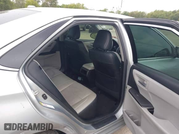 2015 Toyota Camry SE z VIN 4T1BF1FK9FU901399, wystawiony jako IAAI lot #43204934 z przebiegiem 201 397 mil mil oraz . Historia ofert i sprzedaży dostępna na DreamBid. Obrazek 8.