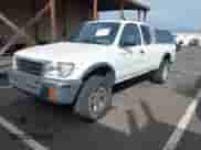 2000 Toyota Tacoma PreRunner z VIN 4TASN92N1YZ654211, wystawiony jako IAAI lot #43348751 z przebiegiem 278 908 mil mil oraz . Historia ofert i sprzedaży dostępna na DreamBid. Obrazek 2.