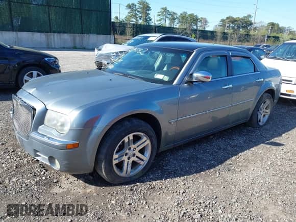 2006 Chrysler 300 C with VIN 2C3KK63H86H277253, listed as a IAAI auction lot 42039732 with 196,694 mi miles and . Bid and sale history available at DreamBid. Image 2.