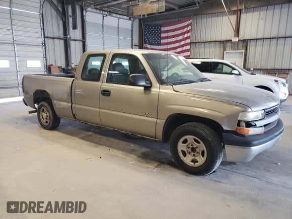 2001 Chevrolet Silverado 1500 z VIN 2GCEC19W811335152, wystawiony jako Copart lot #71494404 z przebiegiem 275 219 mil mil oraz Czysty tytuł • Clean title. Historia ofert i sprzedaży dostępna na DreamBid. Obrazek 4.