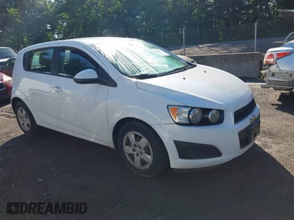 2015 Chevrolet Sonic LS с VIN 1G1JA6SG8F4131976, выставлен на аукционе IAAI как лот 42552157 с пробегом 99 575 миль миль и . История ставок и продаж доступна на DreamBid. Изображение 1.