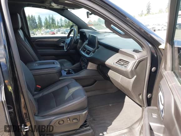 2022 Chevrolet Suburban RST с VIN 1GNSKEKD5NR148381, выставлен на аукционе IAAI как лот 42940816 с пробегом 71 908 миль миль и . История ставок и продаж доступна на DreamBid. Изображение 5.