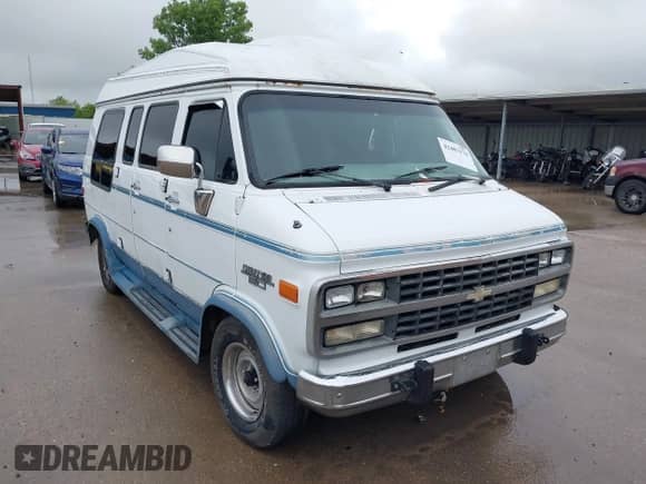 1994 Chevrolet Chevy Van with VIN 1GBEG25K7RF171947, listed as a IAAI auction lot 42483170 with 173,855 mi miles and . Bid and sale history available at DreamBid. Image 1.