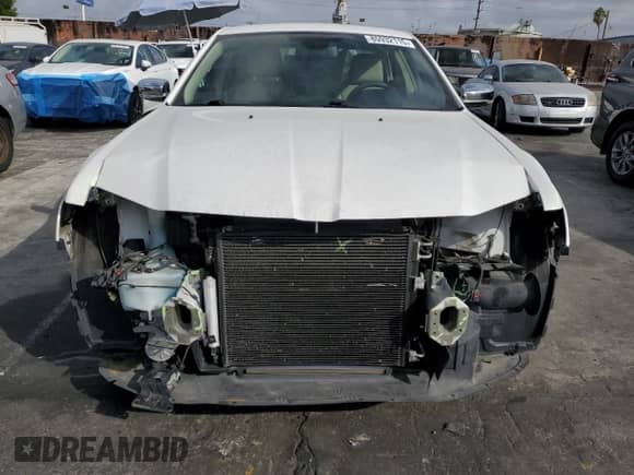 2011 Chrysler 300 Limited с VIN 2C3CA5CG7BH537337, выставлен на аукционе Copart как лот 85932115 с пробегом 101 792 миль миль и Списание • Salvage title. История ставок и продаж доступна на DreamBid. Изображение 5.