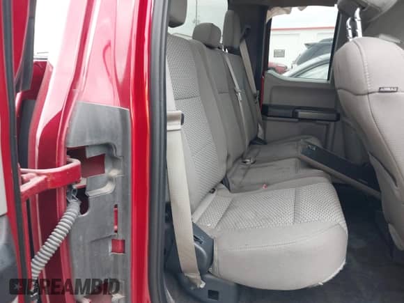 2017 Ford F-150 XL с VIN 1FTEX1E84HKD63147, выставлен на аукционе IAAI как лот 41148445 с пробегом 106 670 миль миль и . История ставок и продаж доступна на DreamBid. Изображение 8.