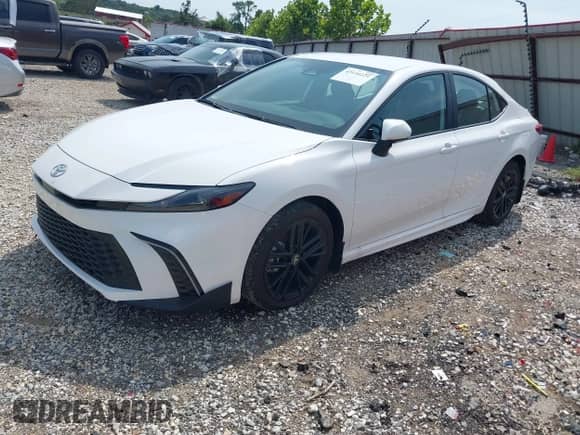 2025 Toyota Camry SE with VIN 4T1DAACKXSU083204, listed as a IAAI auction lot 43116221 with 859 mi miles and . Bid and sale history available at DreamBid. Image 17.