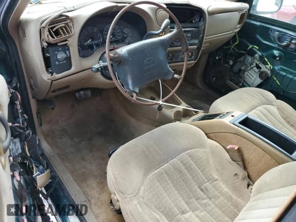 1998 Chevrolet S-10 LS с VIN 1GCCS19X0W8186081, выставлен на аукционе Copart как лот 76193624 с пробегом Не указан миль и Списание • Salvage title. История ставок и продаж доступна на DreamBid. Изображение 8.