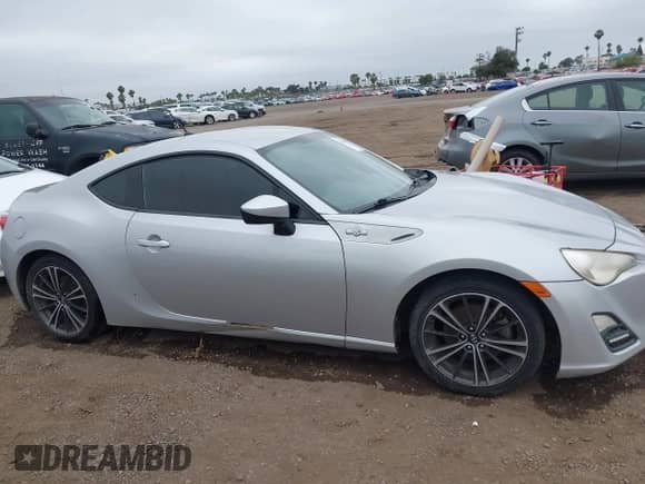 2013 Scion FR-S z VIN JF1ZNAA11D2724222, wystawiony jako IAAI lot #42444082 z przebiegiem 157 958 mil mil oraz . Historia ofert i sprzedaży dostępna na DreamBid. Obrazek 13.